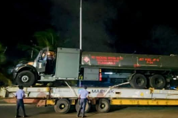 இலங்கை விமானப்படைக்கு அமெரிக்கா வழங்கிய நன்கொடை | Us Aviation Refuellers Sri Lanka Airforce Donation