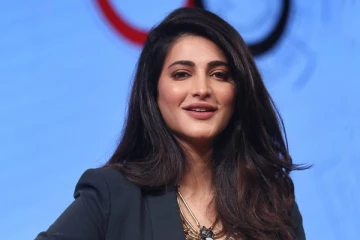 டாப் நடிகருடன் ஜோடி சேர்ந்த நடிகை ஸ்ருதி ஹாசன்.. வெளிவந்த புகைப்படம்