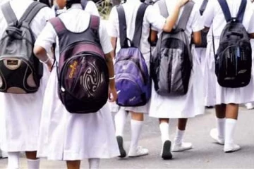 என்னுடைய யோசனைக்கு இணக்கமா? மாணவிகளிற்கு தொடர் தொல்லை; ஆசிரியர் கைது!