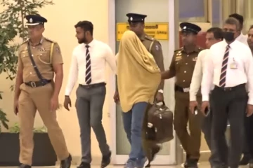 දරුණු ගණයේ අපරාධකරුවකු වූ කරන්දෙණියේ රාජු දිවයිනට රැගෙන එයි