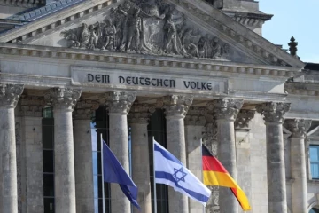 ட்ரம்ப் ஸ்டைலில் அமெரிக்கர் உட்பட நான்குபேரை நாடுகடத்தும் ஜேர்மனி