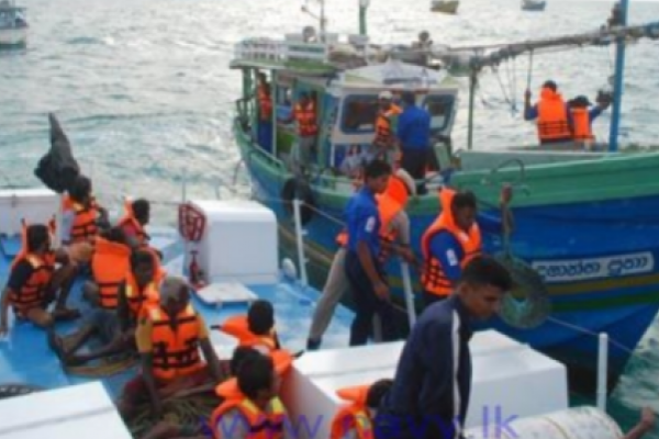 இலங்கை கடற்பரப்பிற்குள் இந்திய கடற்றொழிலாளர்கள் 12 பேர் கைது - ஐபிசி தமிழ்