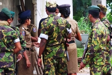 விடுதலைப் புலிகள் வெட்டுகின்றனர்;  கூச்சலிட்டவர்களுக்கு நேர்ந்த கதி