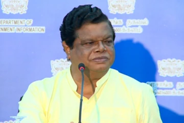 முதலாம் ஆண்டிலிருந்து ஆங்கிலக் கல்வி முறையா? எதிர்க்கும் அமைச்சர் பந்துல