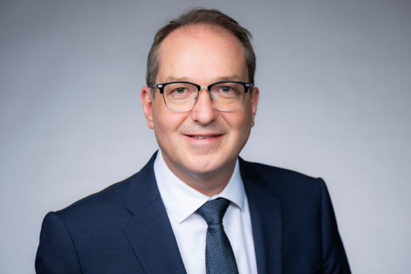 பெர்லினில் 45,000 வீடுகள் இருளில் மூழ்கிய விவகாரம்: ஒரு மில்லியன் யூரோக்கள் பரிசு அறிவித்ததன் விளைவு | Gemany To Reward 1 Mn Euro Find Blackout Culprits