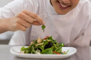 பிரான்ஸில் பலரையும்  ஈர்த்த சம்பவம்; தலைவர்களின் சமையல்காரர்கள் சந்திப்பு