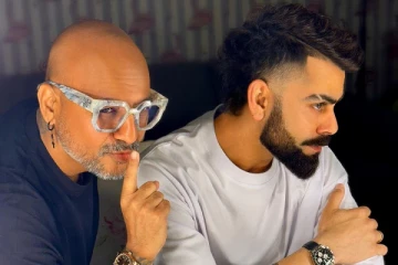 விராட் கோலியின் நியூ ஹேர் ஸ்டைல் - பிரபல ஹேர் ட்ரெஸ்ஸர் வாங்கிய தொகை எவ்வளவு தெரியுமா?