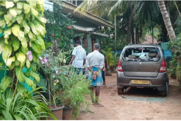 யாழில் வீடுபுகுந்து ரௌடிகள் அட்டகாசம்!(Photos)