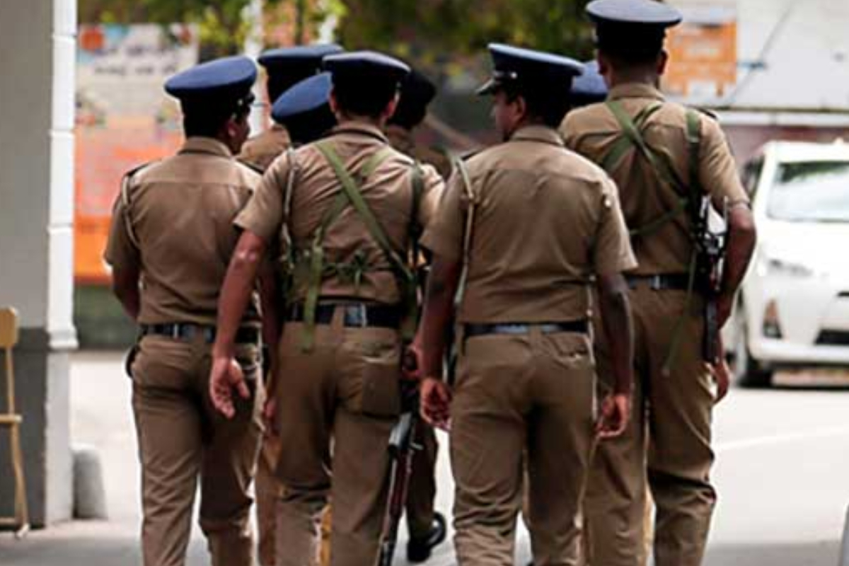 யாழில் பெரும் குற்றமொன்றுக்கு தயாராகியிருந்த மூவர் அதிரடி கைது! | Violent Gang Armed With Weapons Arrested