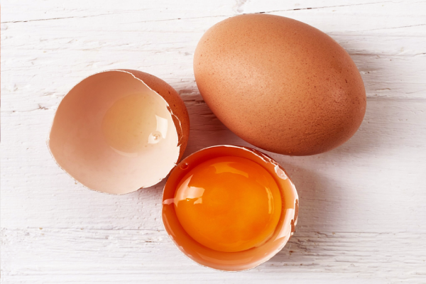 முட்டையின் மஞ்சள் கருவை யாரெல்லாம் சாப்பிட கூடாது? | Who Should Not Eat Egg Yolk Experts Say