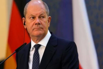 ஜேர்மனி பிரதமர் ஓலாப் ஸ்கோல்சுக்கு எற்பட்டுள்ள பரிதாப நிலை