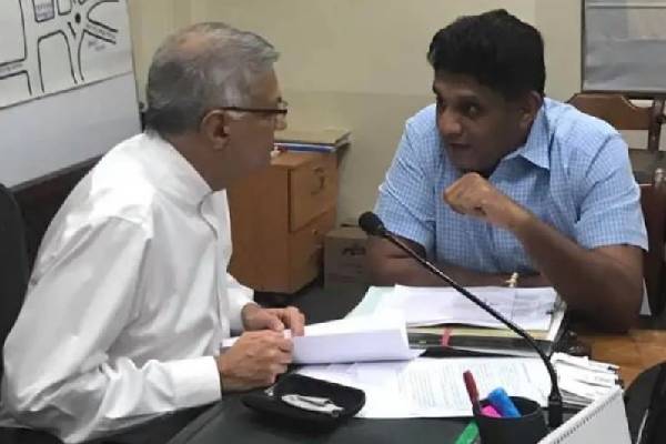 ரணில் - சஜித் கூட்டணி குறித்து ஹரின் விடுத்த பகிரங்க எச்சரிக்கை | Ranil Sajith Must Unite Harin S Statement ரணில் - சஜித் கூட்டணி குறித்து ஹரின் விடுத்த பகிரங்க எச்சரிக்கை | Ranil Sajith Must Unite Harin S Statement