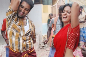 ஹாஸ்பிடலில் படுத்த படுக்கையாக இருக்கும் சந்தானம் பட ஹீரோயின்! என்ன ஆனது?