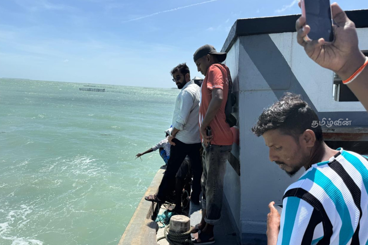 யாழில் காணாமல் போன கடற்றொழிலாளர்கள் பாதுகாப்பாக மீட்பு | Missing Fishermen Rescued In Jaffna யாழில் காணாமல் போன கடற்றொழிலாளர்கள் பாதுகாப்பாக மீட்பு | Missing Fishermen Rescued In Jaffna