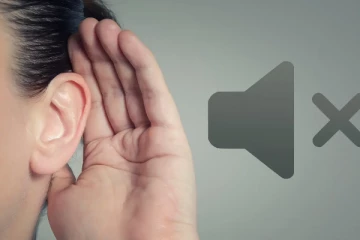 ඔබත් හෙඩ්ෆෝන් භාවිත කරනවද..? ශ්‍රවණාබාධ වලට ප්‍රධාන හේතුව හෙලිවේ...(VIDEO)