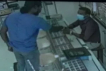 நகைக்கடையில் இடம்பெற்ற கொள்ளை சம்பவம்