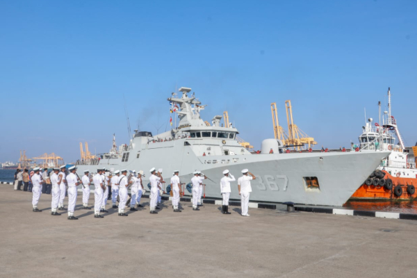 நாட்டை விட்டு புறப்பட்ட இந்தோனேசிய கடற்படைக் கப்பல் | Indonesian Navy Ship Leaves The Country