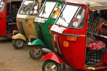 ත්‍රීරෝද රථ ගාස්‍තුවත් පහළට - ඒ අනුව මිල අඩු වන්නේ මෙහෙමයි..