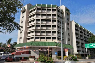 மின் தூக்கி செயலிழந்தமையினால் தொழிற்சங்கப் போராட்டத்தில் குதித்த ஊழியர்கள்