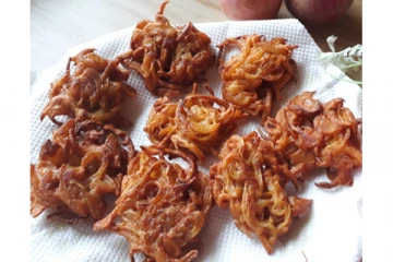 ஓட்டல் சுவையில் வெங்காயத்தாள் வடை! 10 நிமிடத்தில் தயார்? வாங்க ருசிக்கலாம்