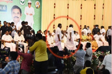 ஓபிஎஸ் மீது தண்ணீர் பாட்டில் வீசியவர் யார்? பரபரப்பு காட்சி இதோ