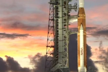 නාසා සඳ මතට මිනිසුන් යැවිමේ මෙහෙයුම අරඹයි - මෙතක් බලගතුම රොකොට්ටුව දියත් කරයි..