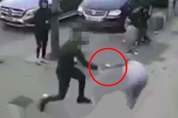 பிரித்தானியாவில் பட்டப்பகலில் வெறிச்செயல்! விரட்டி விரட்டி வெட்டப்பட்ட 40 வயது நபர்