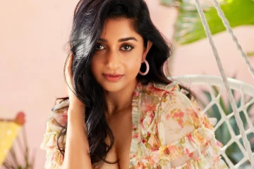 41 வயதில் கிளாமர்.. மீரா ஜாஸ்மின் சினிமாவில் இருந்து விலக இதுதான் காரணமாம்