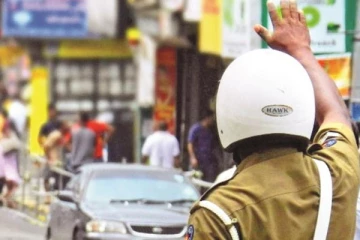பொலிஸாரின் சமிக்ஞைகளை மீறி வாகனத்தை செலுத்திய மூன்று யுவதிகளுக்கு பிணையில் செல்ல அனுமதி