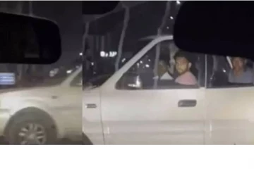 இளம்பெண்களை துரத்திய இளைஞர்கள்.. நள்ளிரவில் அத்துமீறிய பயங்கரம் -அதிர்ச்சி வீடியோ!