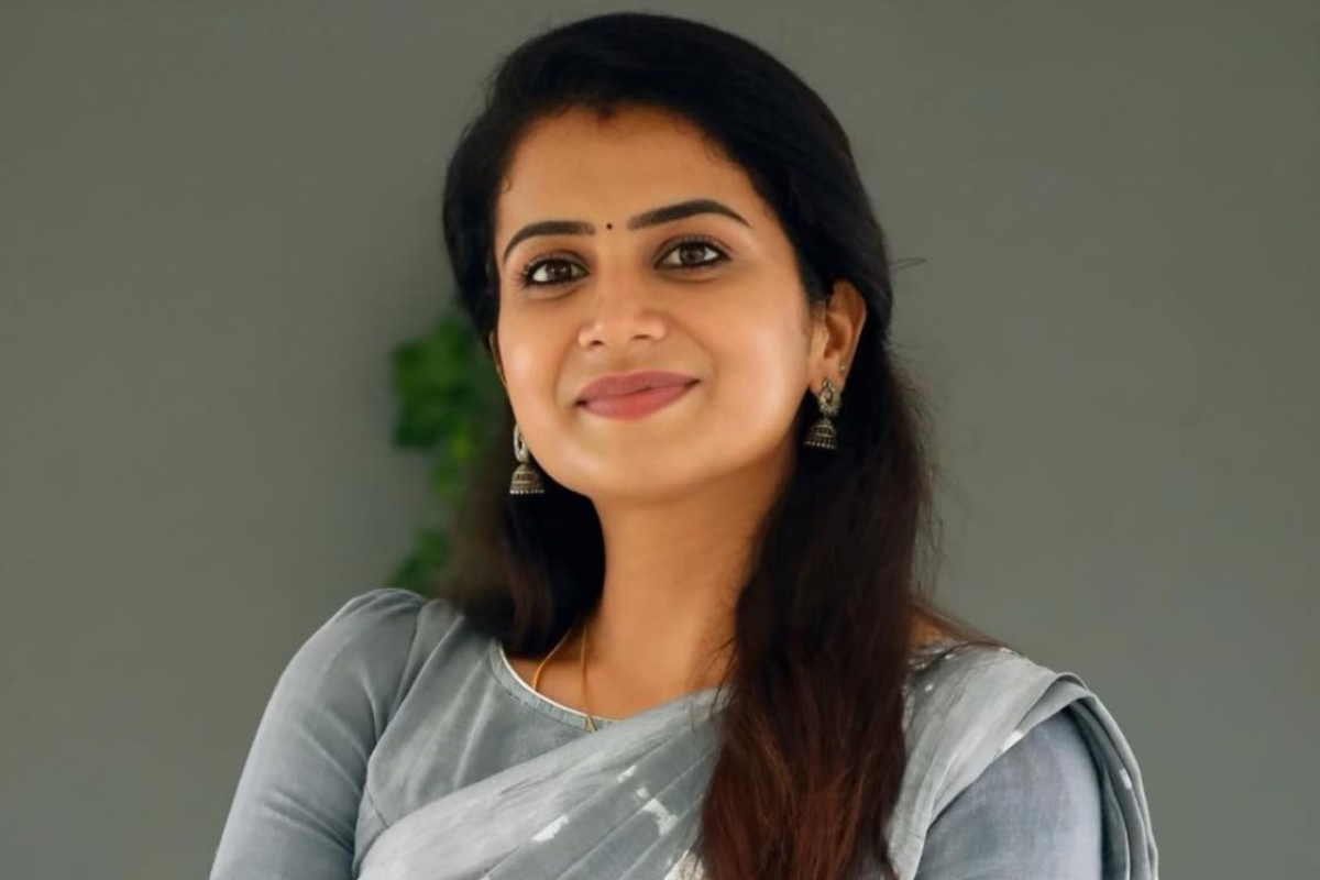 எதிர்நீச்சல் பார்வதி நடித்து வந்த சூப்பர்ஹிட் தொடர் முடிவுக்கு வந்தது... கடைசி நாள் வீடியோ இதோ | Ethirneechal Parvathy Police Police Web Series End