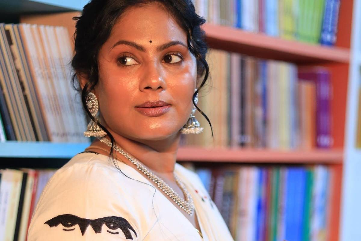எனக்கு எத்தனை புருஷன் இருந்தா என்ன..100வதா நீ வரியா!! நடிகை ரேகா நாயர் ஆவேச பேச்சு.. | Rekha Nair Gives Strong Reply To An Obscene Comts எனக்கு எத்தனை புருஷன் இருந்தா என்ன..100வதா நீ வரியா!! நடிகை ரேகா நாயர் ஆவேச பேச்சு.. | Rekha Nair Gives Strong Reply To An Obscene Comts