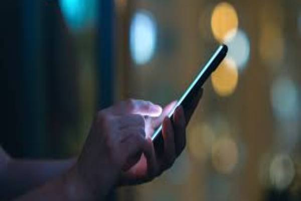 இரகசிய தகவலில் கட்டுநாயக்கவில் சிக்கிய இளைஞன் | One Arrested At Katunayake Airport