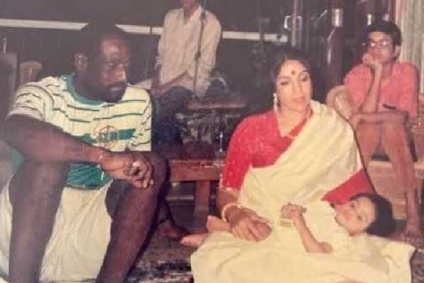 திருமணமாகாமல் பிறந்தவள் நான்!! பிறப்பு சான்றை திருடிட்டாங்க!! நடிகையின் மகள் பட்ட கஷ்டம்... | Neena Gupta Daughter Talks About Birth Certificate