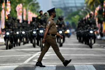 பெண்களிடம் சேட்டைவிட்ட பொலிஸ் அதிகாரியின் பதவி பறிப்பு!