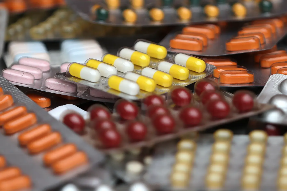 இலங்கையில் மருந்துப் பற்றாக்குறை ஏற்படும் அபாயம் ; வெளியான எச்சரிக்கை | Medicine Shortage In Sri Lanka