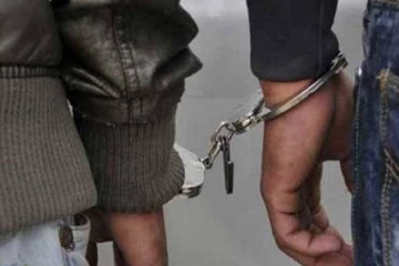 දරුවෙකුට ලිංගික අතවර කිරීමේ චෝදනාවකට දෙදෙනෙක් අත්අඩංගුවට