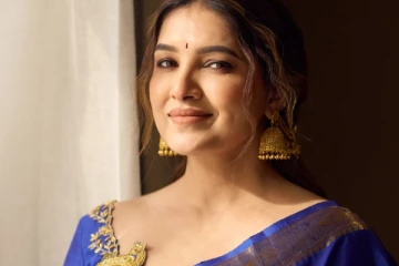 வாணி போஜன் பொங்கல் ஸ்பெஷலாக சேலையில் குயூட் போட்டோஷூட்