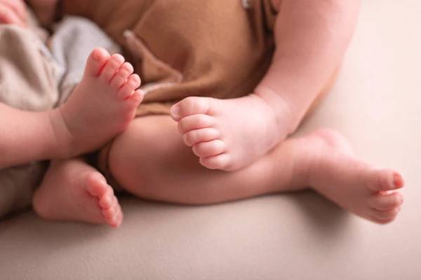 யாழில் உச்சக்கட்ட சோக சம்பவம்: பிறந்தவுடன் பலியான இரட்டை குழந்தைகள் | Twin Newborns Die Shortly After Birth In Jaffna