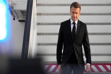 நெதன்யாகுவை சந்திக்க இஸ்ரேல் சென்ற அதிபர் மேக்ரான்!