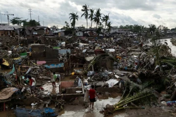 பிலிப்பைன்ஸை புரட்டிப்போட்ட சூறாவளி ; 58 பேர் பலி