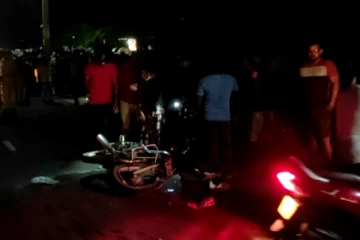 கல்முனை பிரதான வீதியில் பாரிய விபத்து இருவர் படுகாயம்! இருவர் தப்பியோட்டம்