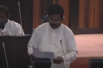 கிளிநொச்சி மைதானத்தை பிரதேசசபையிடம் ஒப்படைக்குமாறு நாடாளுமன்றில் கோரிக்கை!