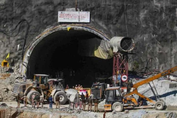 உத்தர்காசி சுரங்கத்தில் சிக்கி தவிக்கும் 41 தொழிலாளர்கள் : மீட்பு பணிகளில் தொடரும் பின்னடைவு!