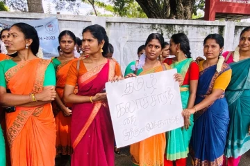 பரதக் கலையை கொச்சைப்படுத்திய மௌலவி: போராட்டத்தில் குதித்த மாணவர்கள் (படங்கள்)