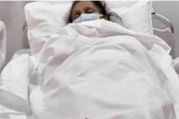 ஸ்டெச்சரில் பாத்திமாபாபு -   மருத்துவமனை சென்றது ஏன்?