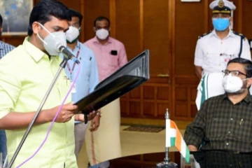 கேரளாவில் மீண்டும் தமிழில் பதவிப்பிரமாணம் ஏற்ற எம்.எல்.ஏ.