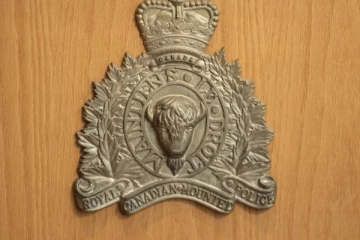 கனடாவில் மது போதையினால் பொலிஸ் அதிகாரிக்கு ஏற்பட்ட நெருக்கடி