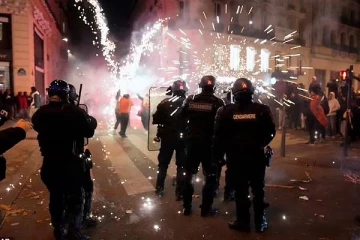 பற்றியெரியும் நகரம்... ரசிகர்கள் பலர் கைது: கலவரத்தில் முடிந்த பிரான்ஸ் வெற்றி