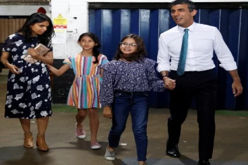 பிரித்தானியாவின் புதிய பிரதமர் ரிஷி சுனக்கின் குடும்பம்-இந்தியா மற்றும் ஆபிரிக்க பின்னணி